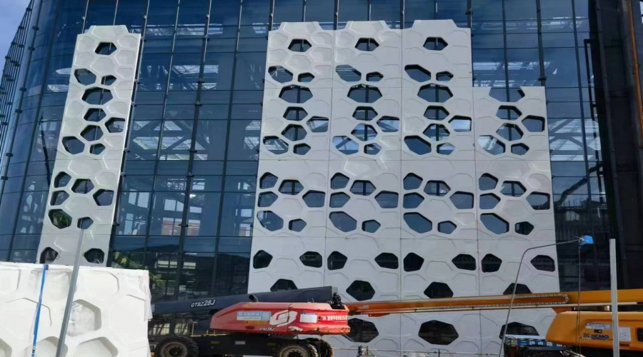 海南體育中心UHPC鏤空幕墻板項(xiàng)目 海南體育中心UHPC鏤空幕墻板項(xiàng)目