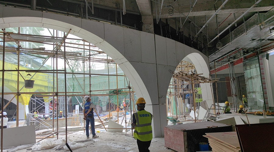 GRG異形構(gòu)件安裝中 GRG異形構(gòu)件安裝中